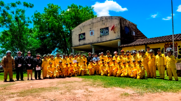 Caazapá suma nuevos bomberos voluntarios para reforzar el servicio de emergencias