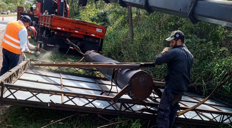 Retiran gigantografías instaladas de forma irregular en la ruta PY07