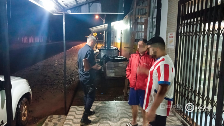 Asaltantes armados irrumpen en un comercio de Caazapá y huyen con una camioneta - Foto: Edicion Red Suceso